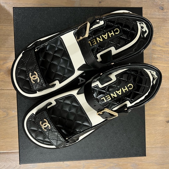 Chanel 2022 “Road to the Sun” sandal - Picture 8 of 13